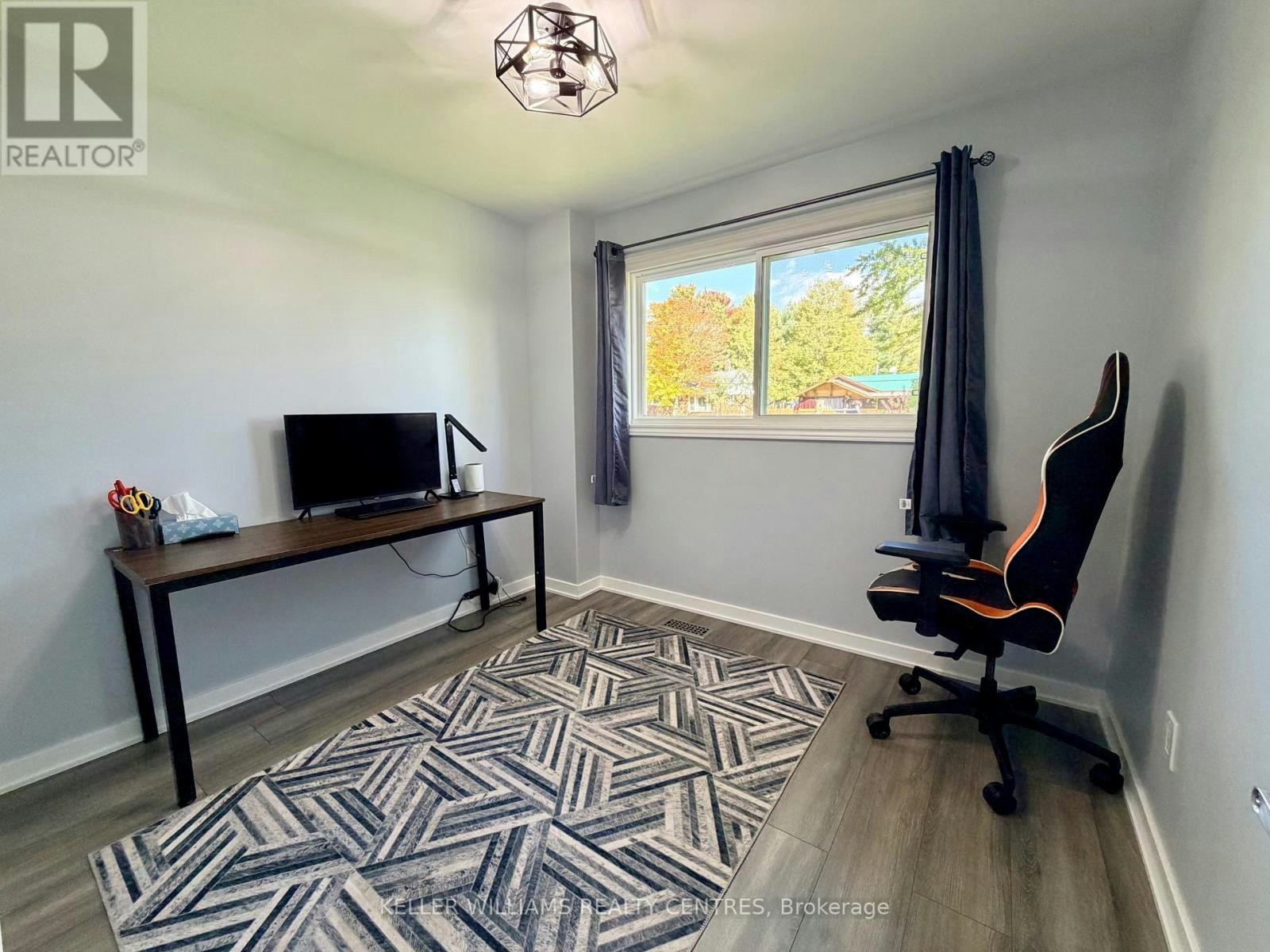 18 Bushey Avenue, Essa, ON, L3W 0L2 - 18