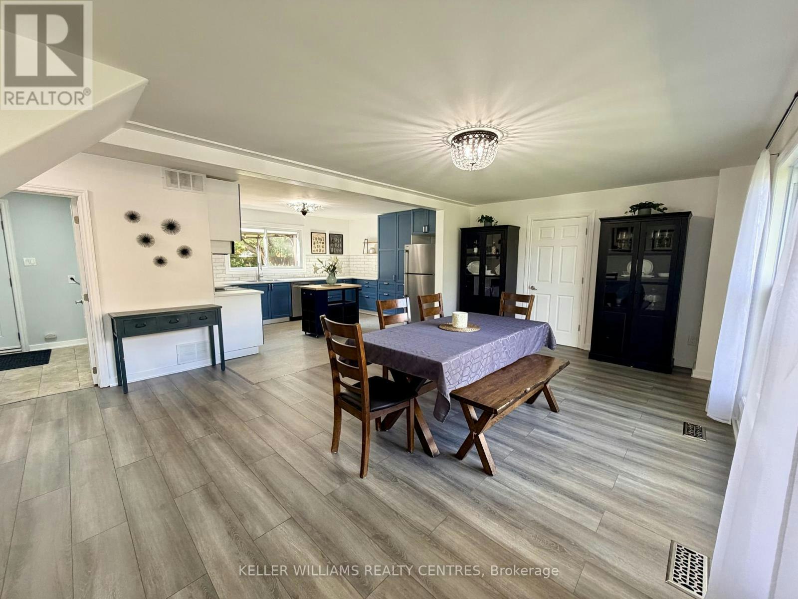 18 Bushey Avenue, Essa, ON, L3W 0L2 - 14