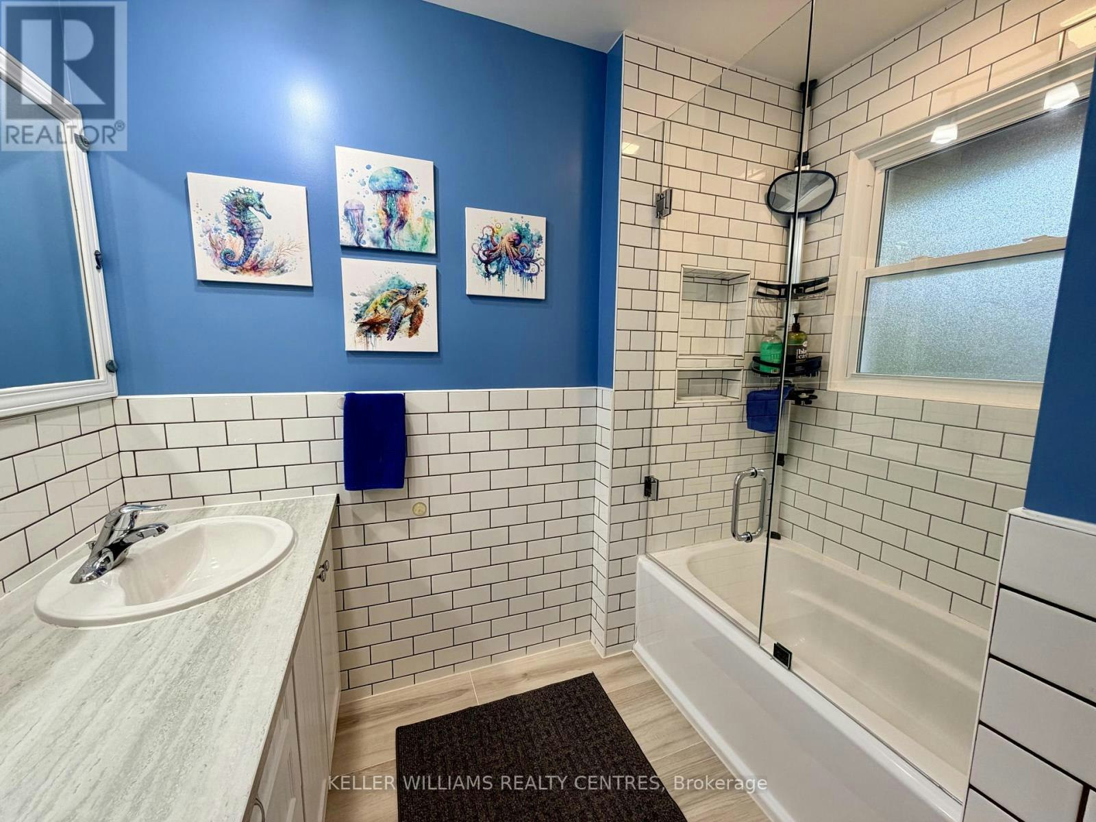 18 Bushey Avenue, Essa, ON, L3W 0L2 - 35