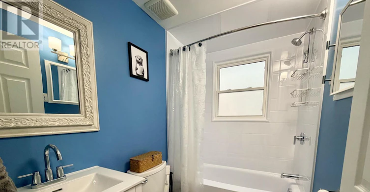 18 Bushey Avenue, Essa, ON, L3W 0L2 - 17
