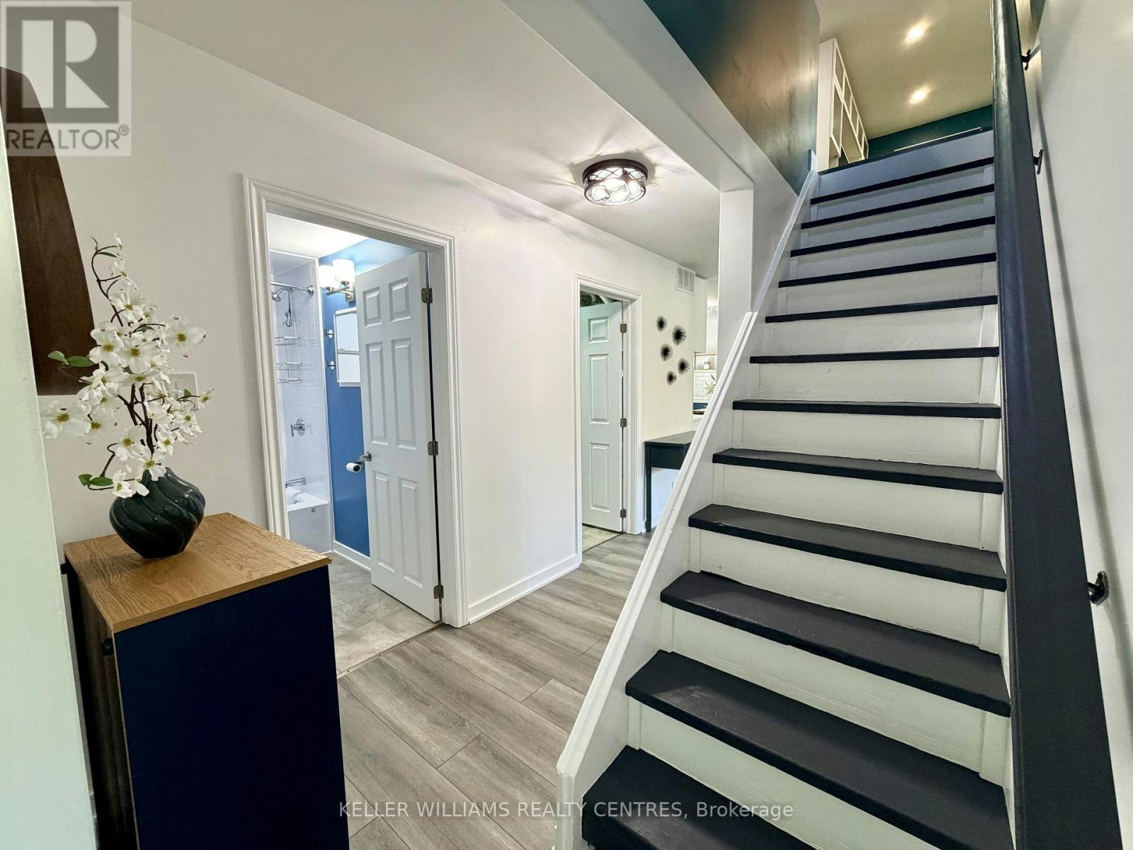 18 Bushey Avenue, Essa, ON, L3W 0L2 - 22