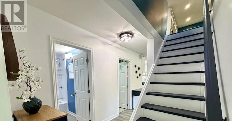 18 Bushey Avenue, Essa, ON, L3W 0L2 - 22