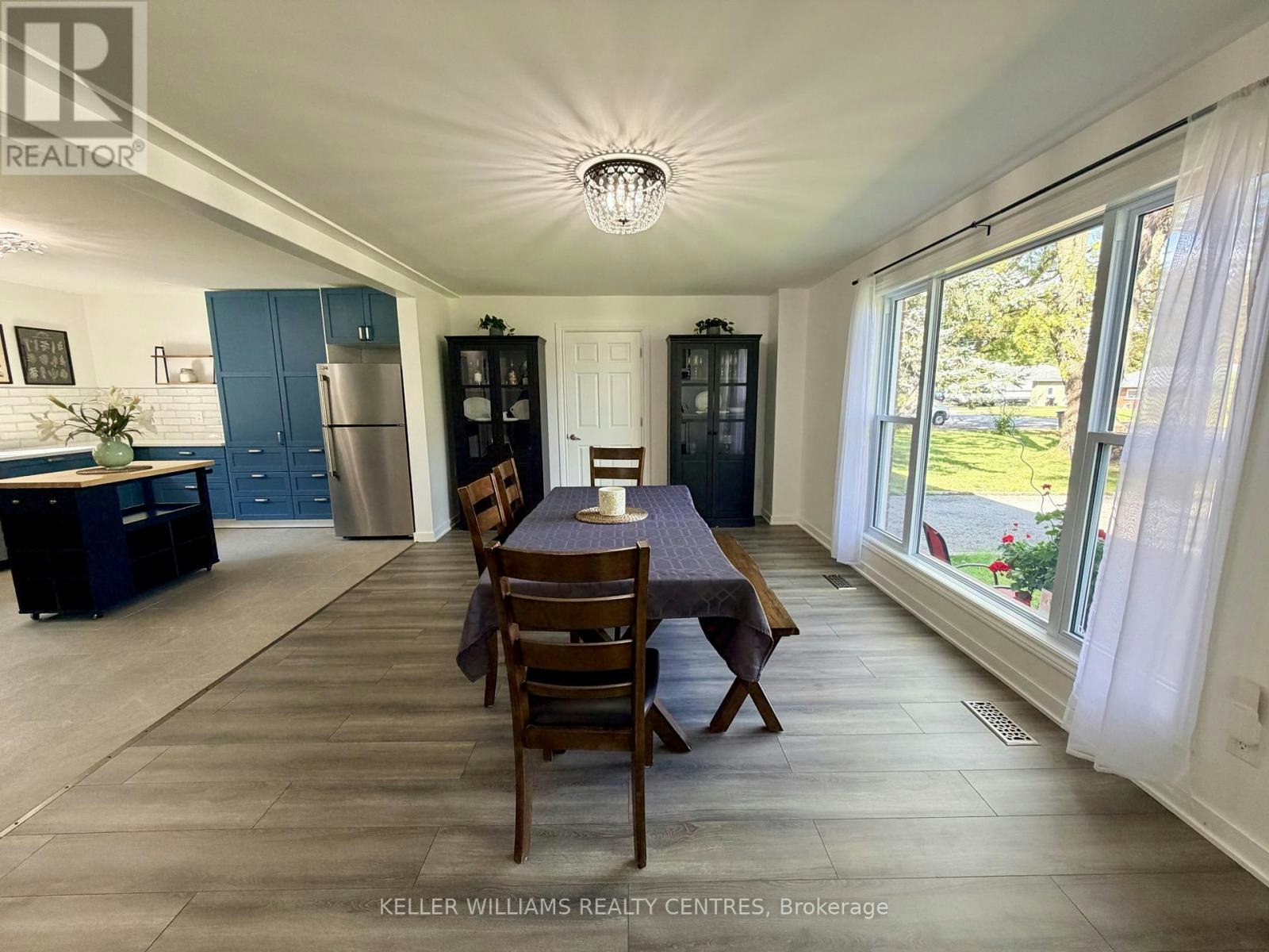 18 Bushey Avenue, Essa, ON, L3W 0L2 - 15