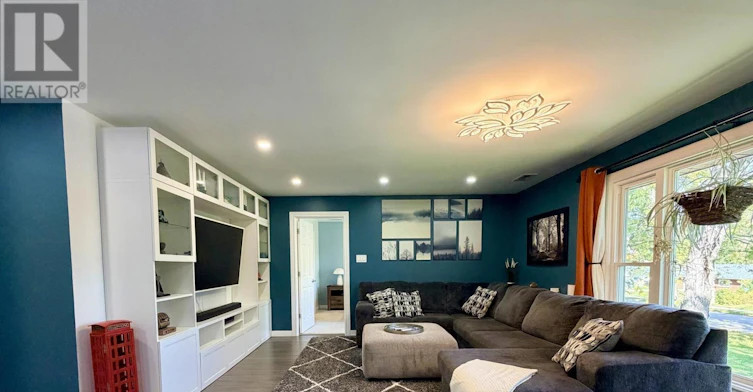 18 Bushey Avenue, Essa, ON, L3W 0L2 - 23