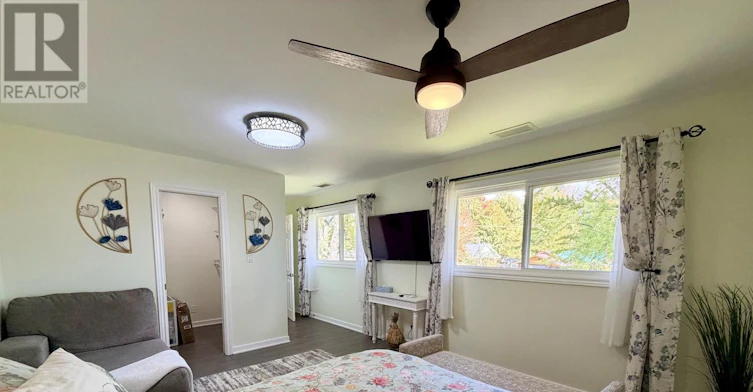 18 Bushey Avenue, Essa, ON, L3W 0L2 - 41