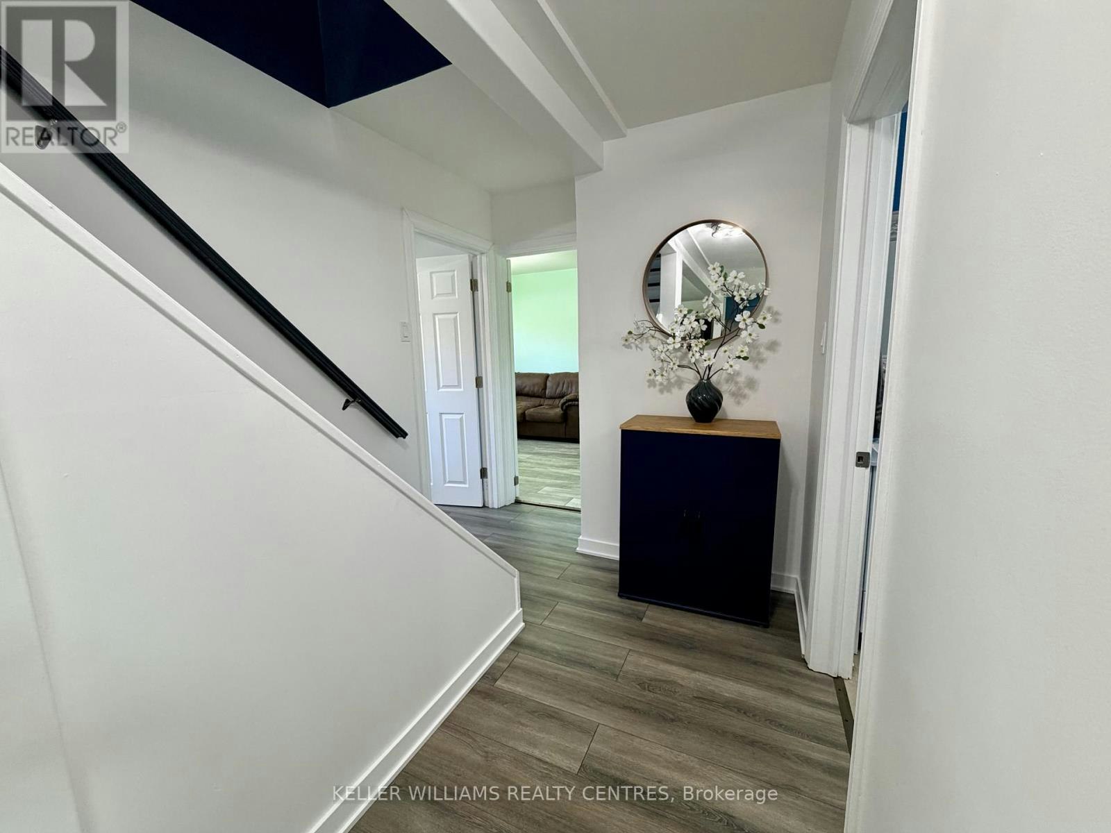 18 Bushey Avenue, Essa, ON, L3W 0L2 - 21