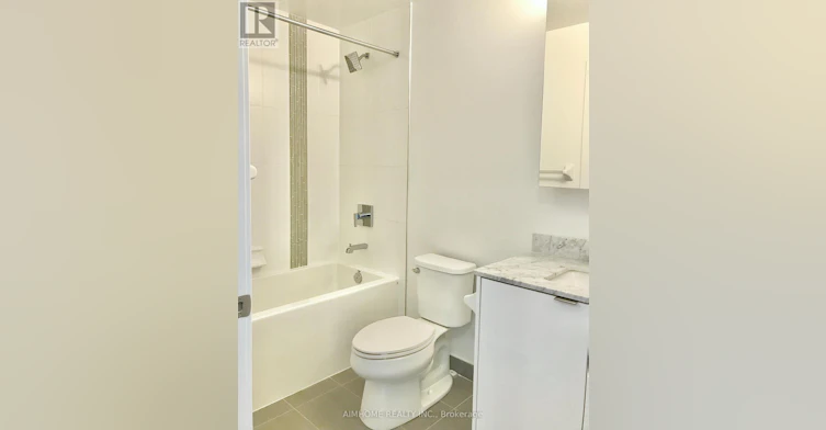 1023-100 Eagle Rock Way, Vaughan, ON, L6A 5B9 - 7