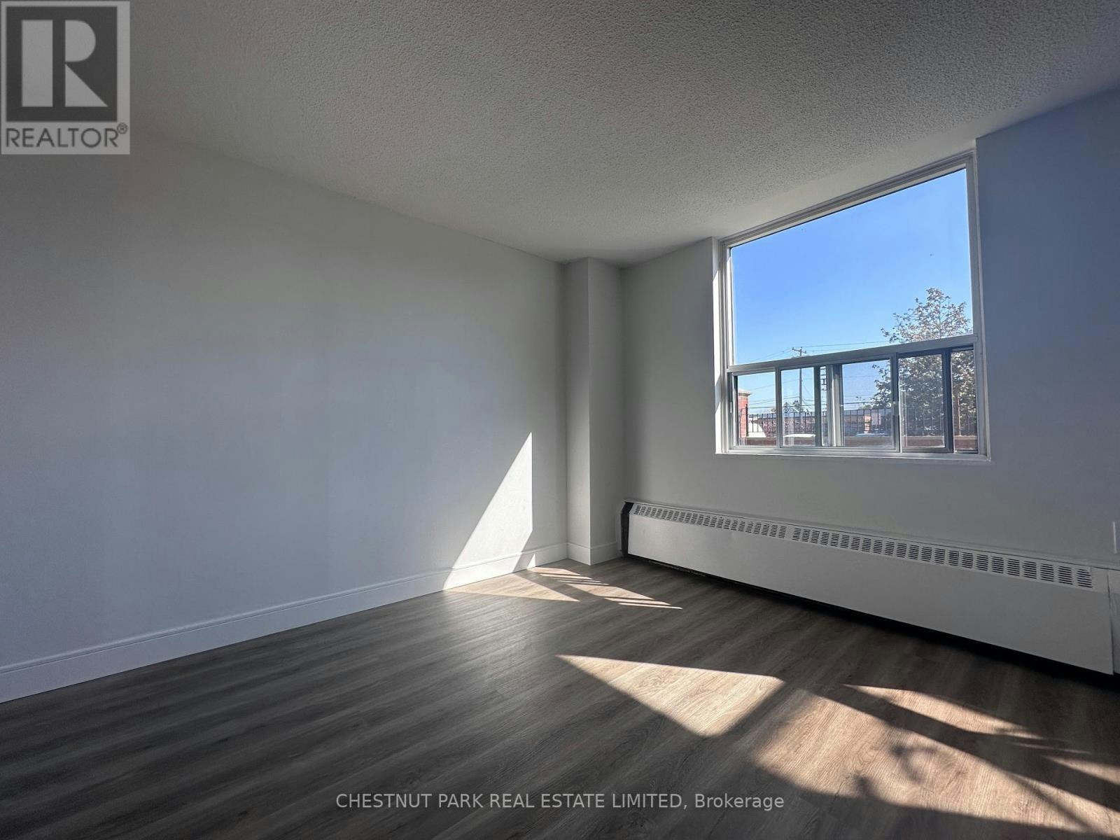 109-1060 Caven Street, Mississauga, ON, L5G 4J5 - 9