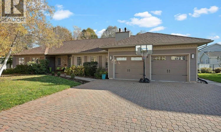18 Country Club Road