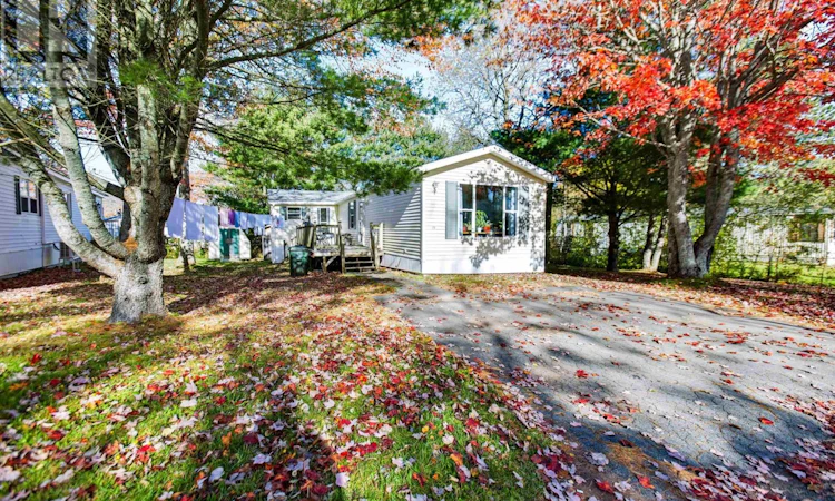 15 Woodlawn Drive
