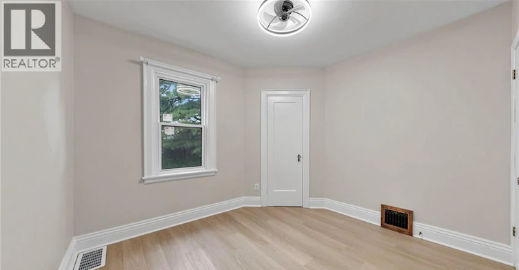 59 Longwood Road N, Hamilton, ON, L8S 3V2 - 10