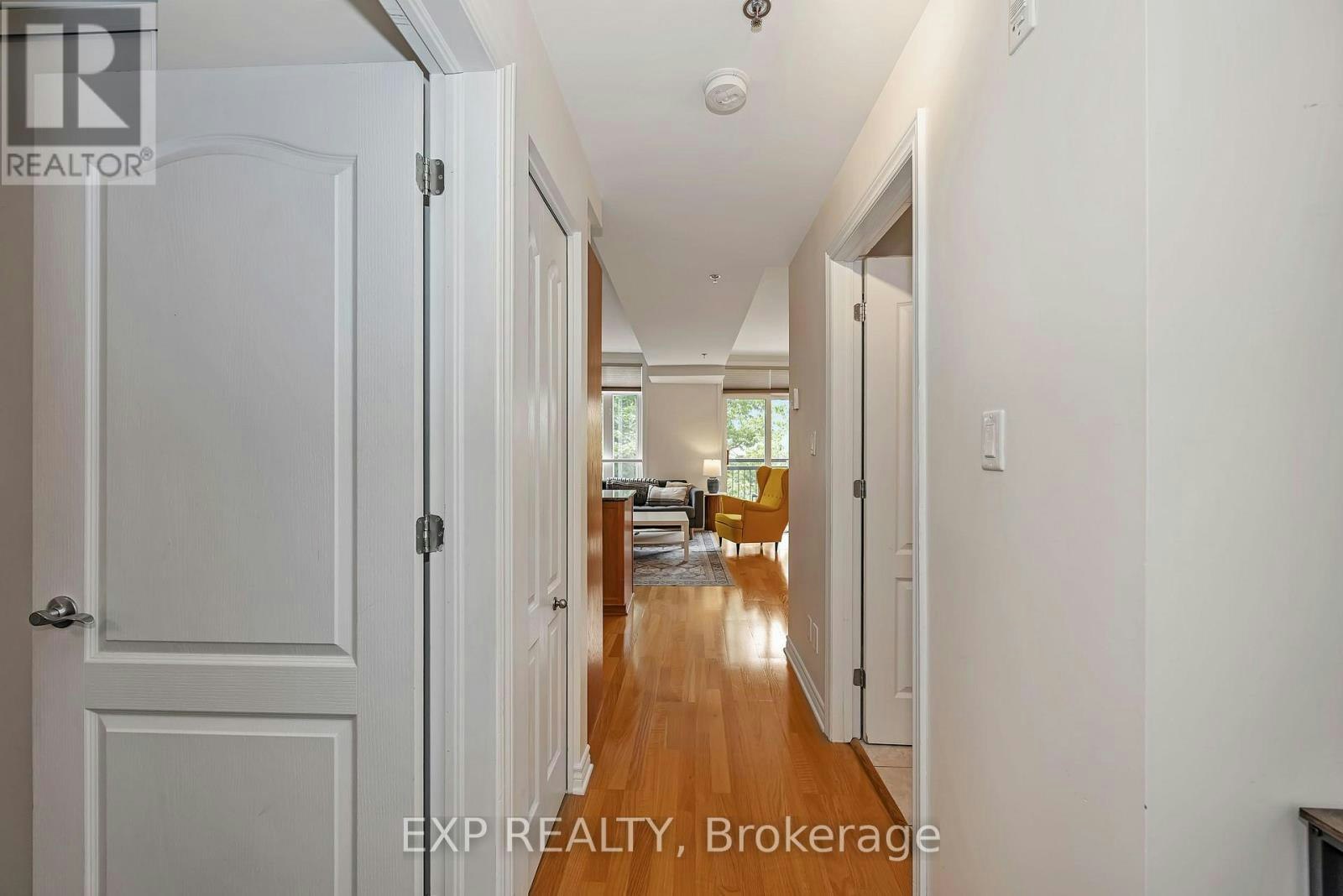 305-6 Grove Avenue, Ottawa, ON, K1S 3A6 - 11