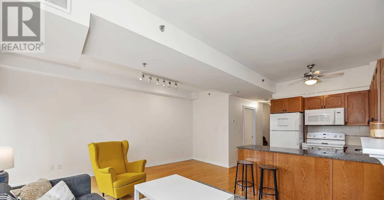 305-6 Grove Avenue, Ottawa, ON, K1S 3A6 - 23