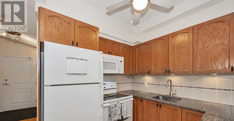 305-6 Grove Avenue, Ottawa, ON, K1S 3A6 - 14