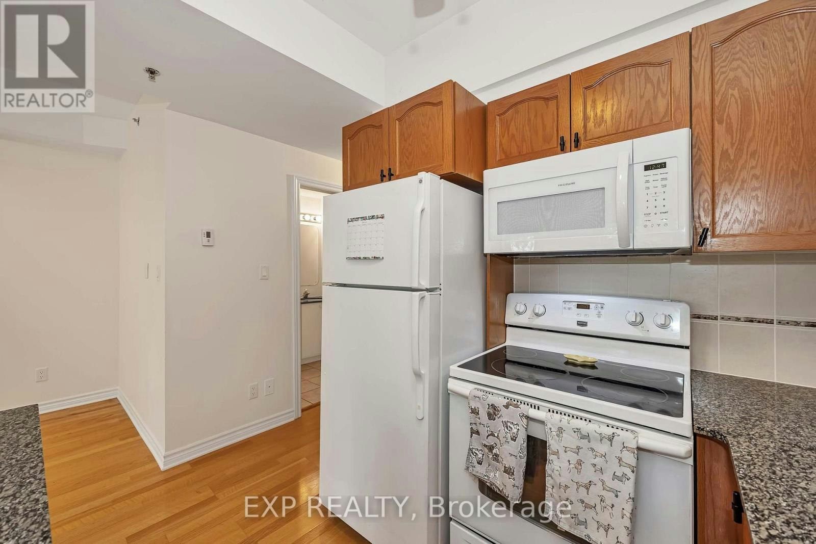 305-6 Grove Avenue, Ottawa, ON, K1S 3A6 - 16