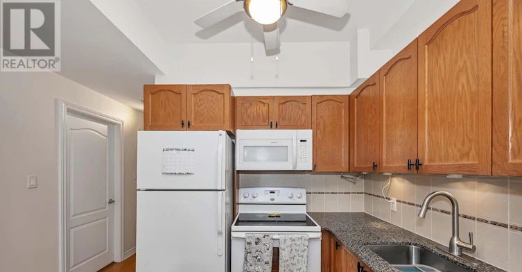 305-6 Grove Avenue, Ottawa, ON, K1S 3A6 - 15