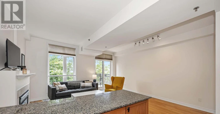 305-6 Grove Avenue, Ottawa, ON, K1S 3A6 - 17