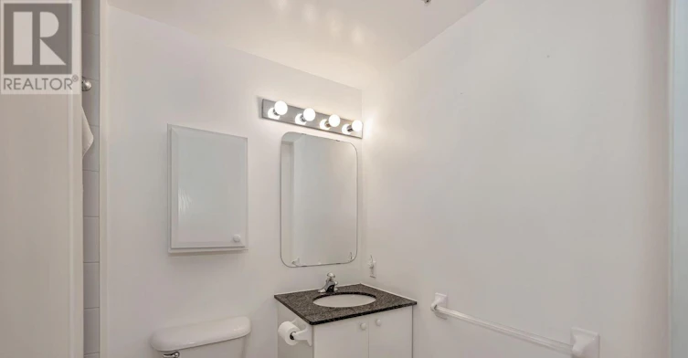 305-6 Grove Avenue, Ottawa, ON, K1S 3A6 - 33