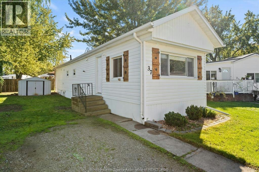 37 Maple Drive, Essex, ON, N0R 1J0