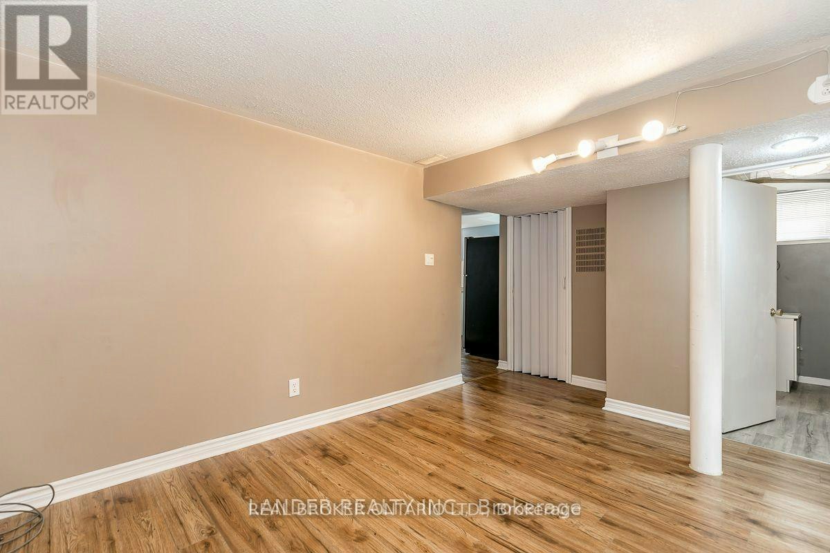 332 Walker (Basement Avenue, Bradford West Gwillimbury, ON, L3Z 1Y8 - 6