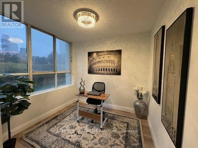 107-3695 Kaneff Crescent, Mississauga, ON, L5A 4B6 - 4