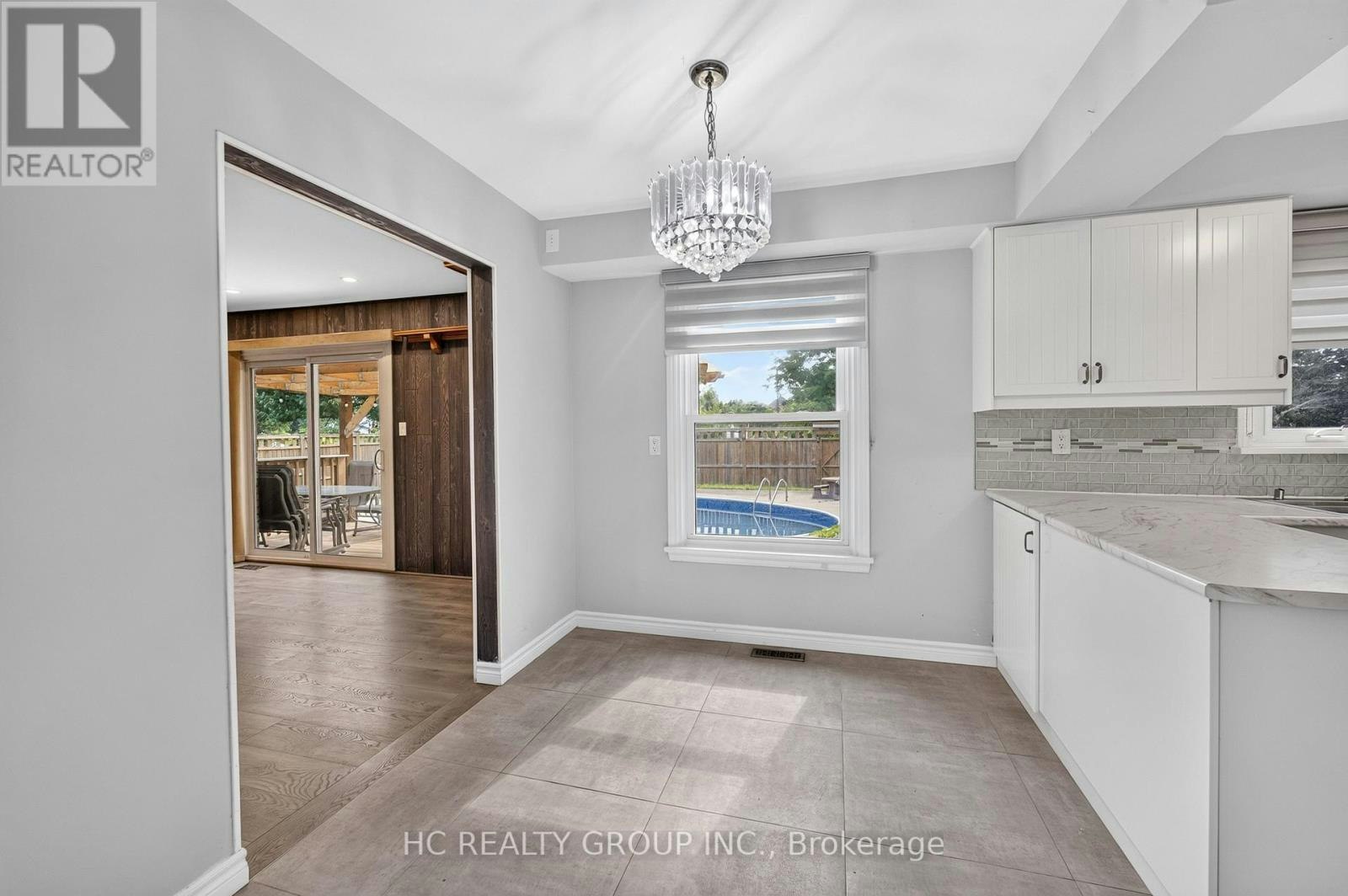22 Fireside Drive, Hamilton, ON, L8N 2Z7 - 12