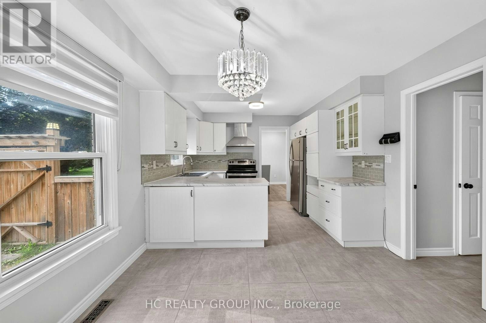 22 Fireside Drive, Hamilton, ON, L8N 2Z7 - 11