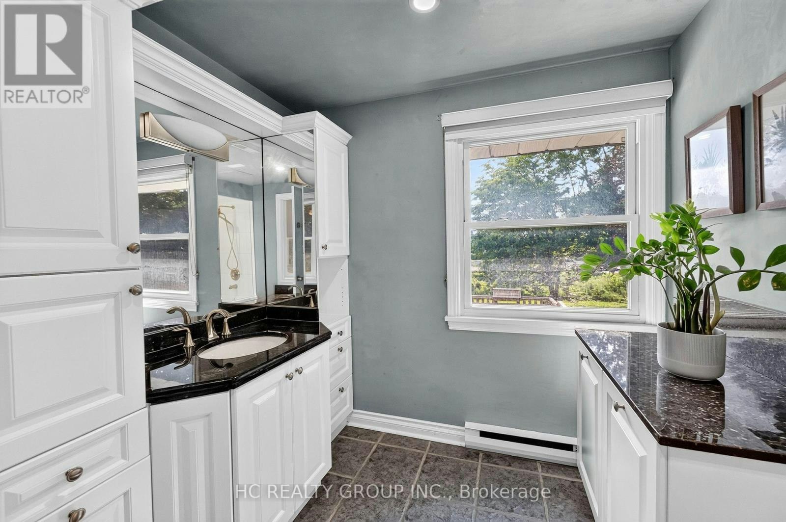 22 Fireside Drive, Hamilton, ON, L8N 2Z7 - 25