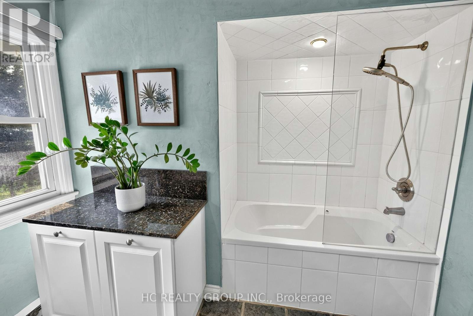 22 Fireside Drive, Hamilton, ON, L8N 2Z7 - 24