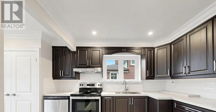 71 Clydesdale Drive, Toronto, ON, M2J 3N3 - 9