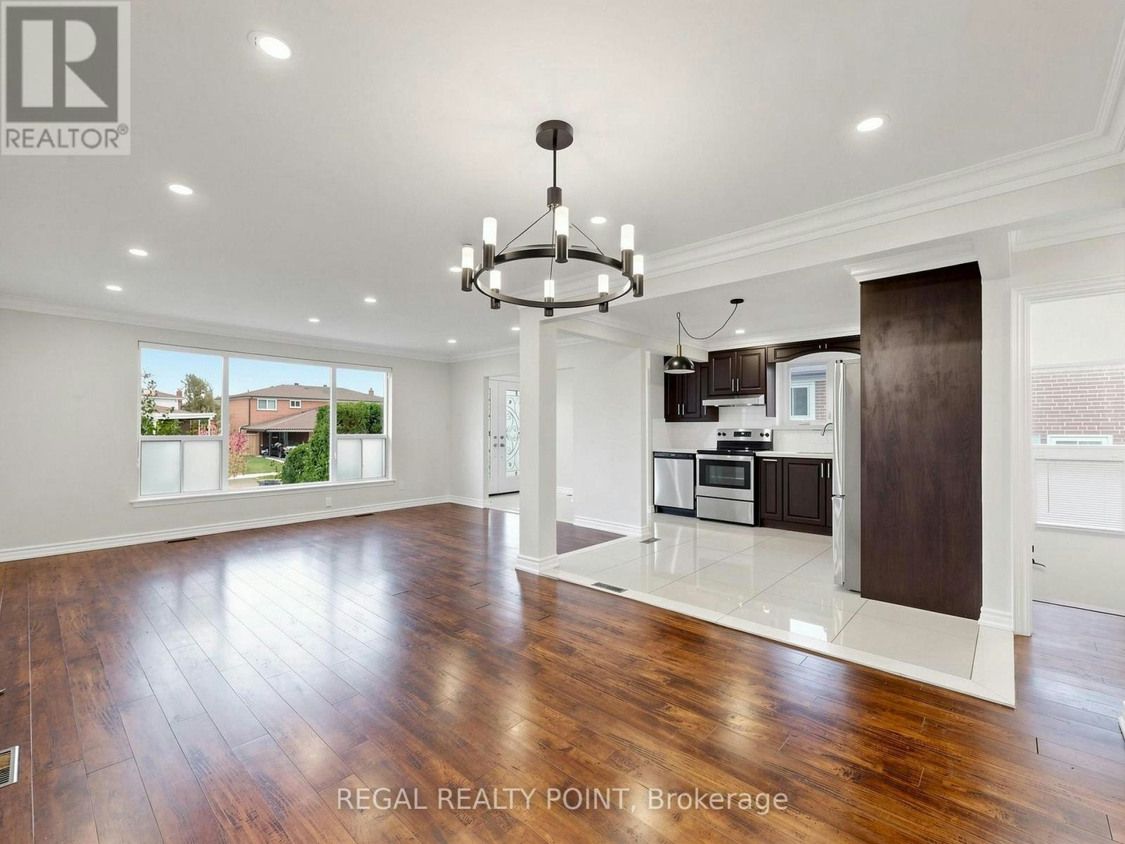71 Clydesdale Drive, Toronto, ON, M2J 3N3 - 3