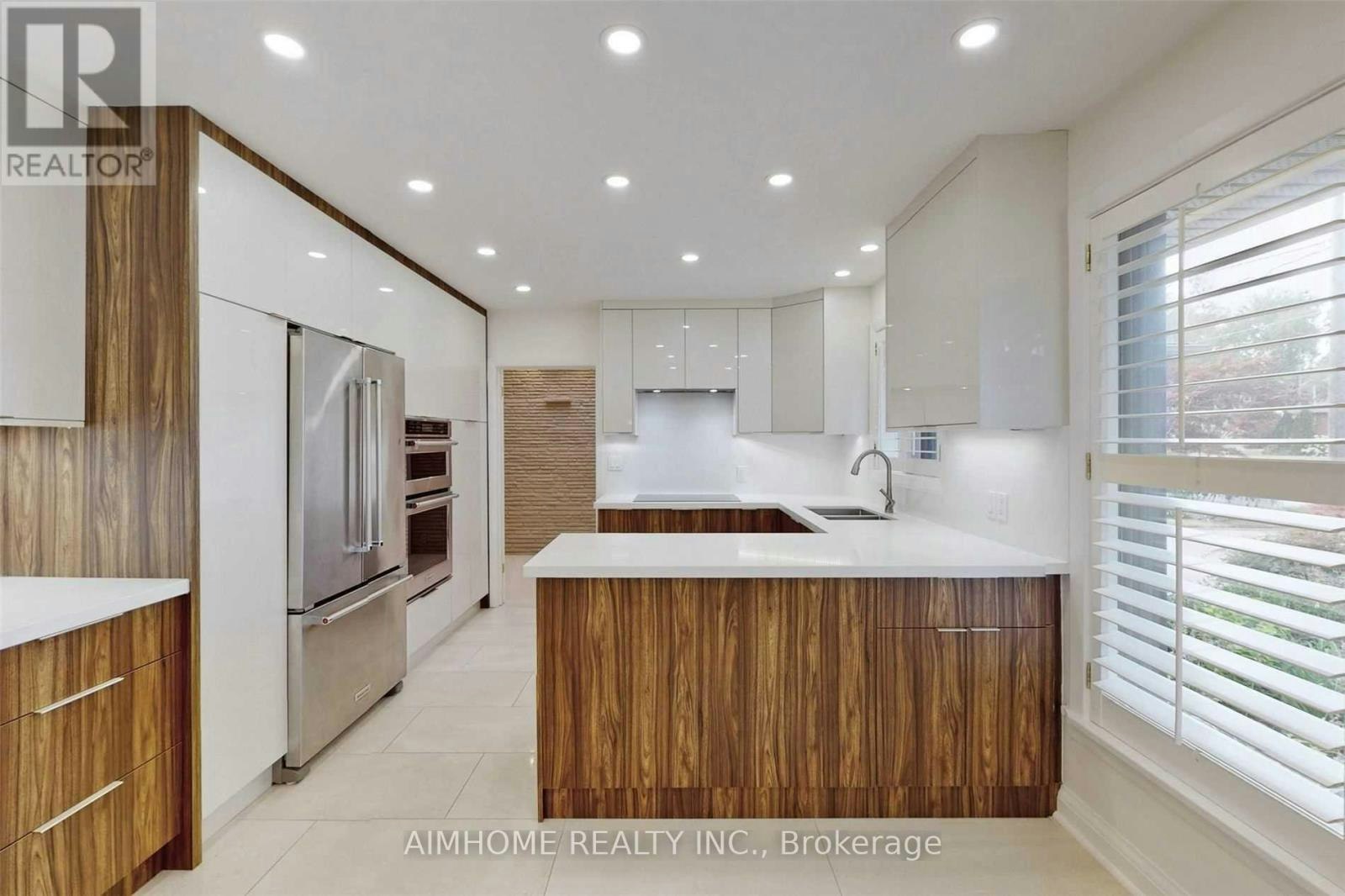 103 Alamosa Drive, Toronto, ON, M2J 2N8 - 7
