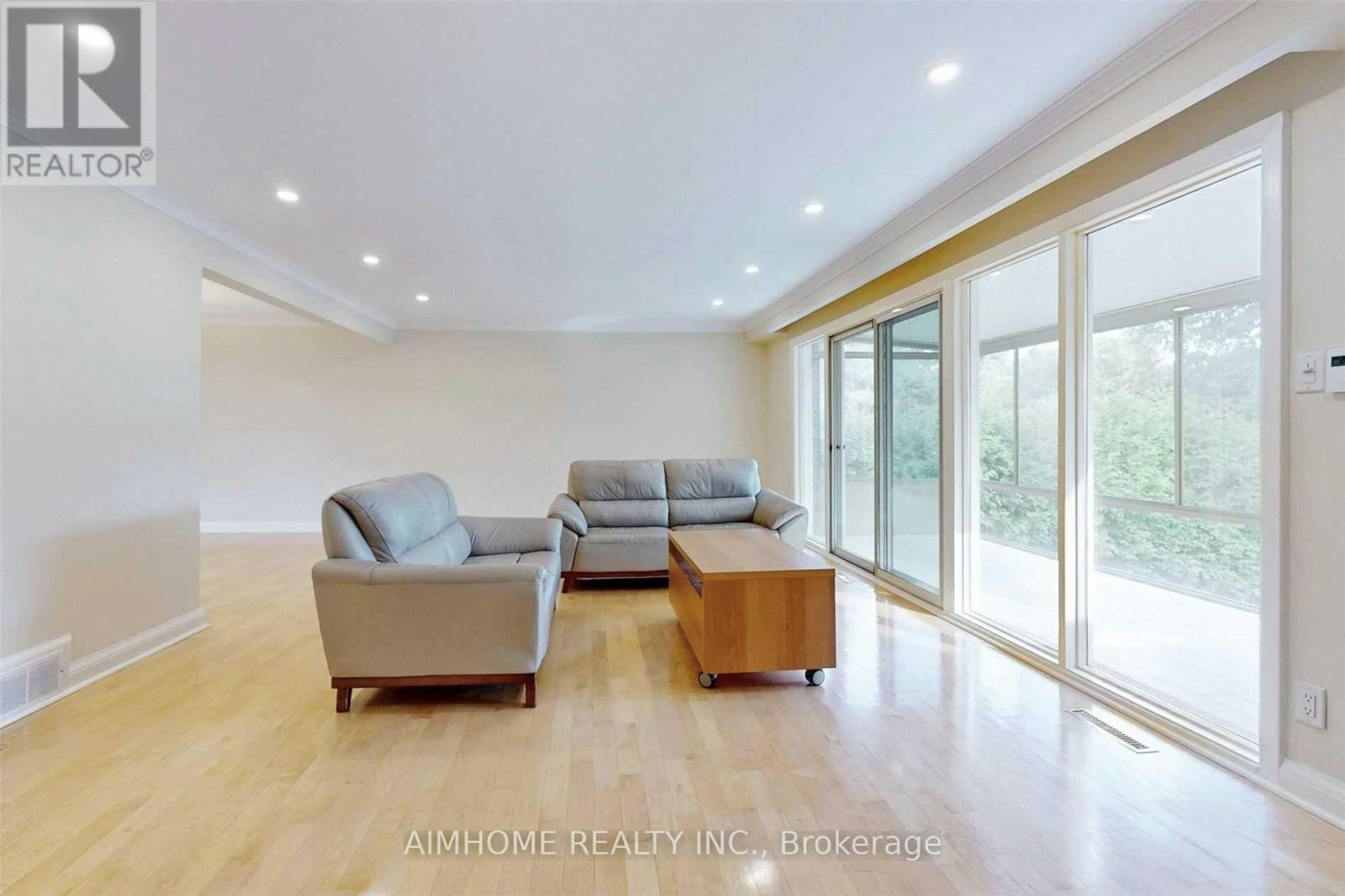 103 Alamosa Drive, Toronto, ON, M2J 2N8 - 3