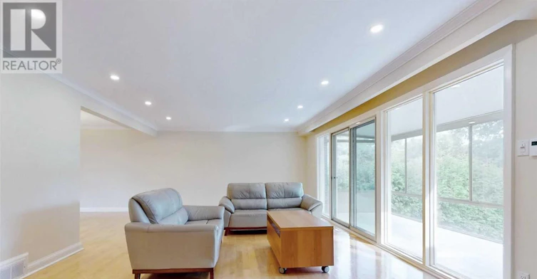 103 Alamosa Drive, Toronto, ON, M2J 2N8 - 3