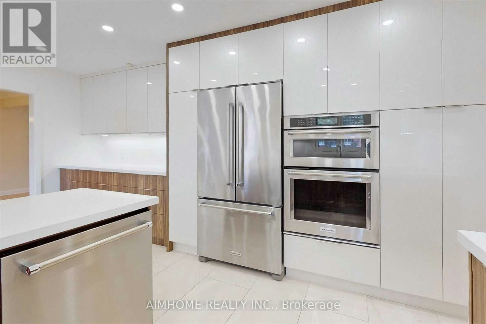 103 Alamosa Drive, Toronto, ON, M2J 2N8 - 6