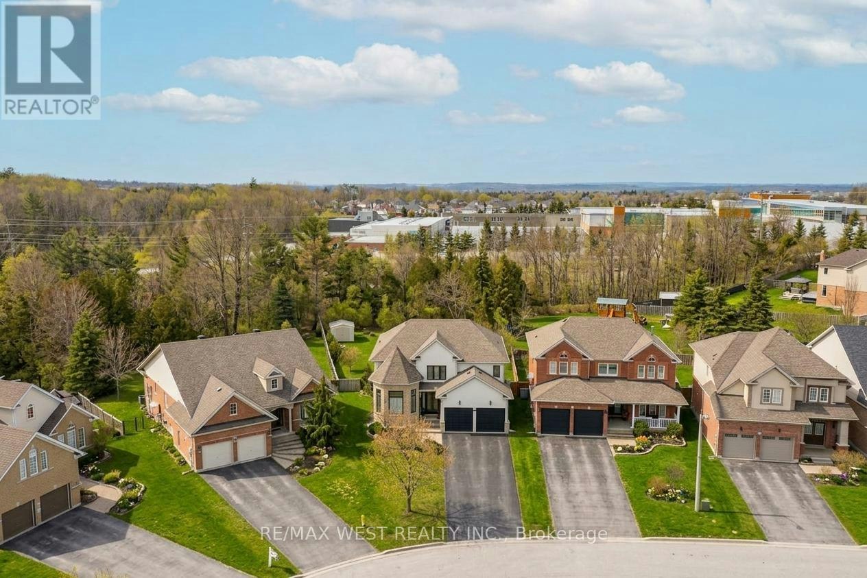 90 Birkhall Place, Barrie, ON, L4N 0K2