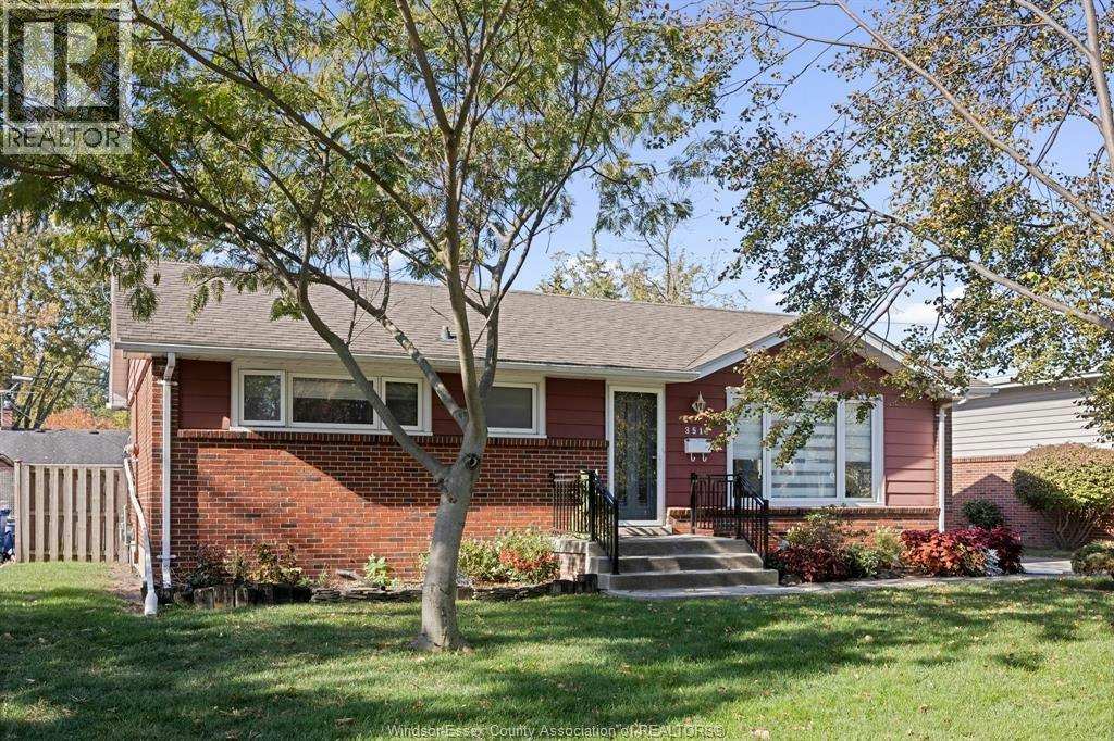 3511 Charlevoix, Windsor, ON, N9E 3B4