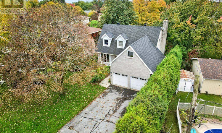 12 Casterton Avenue