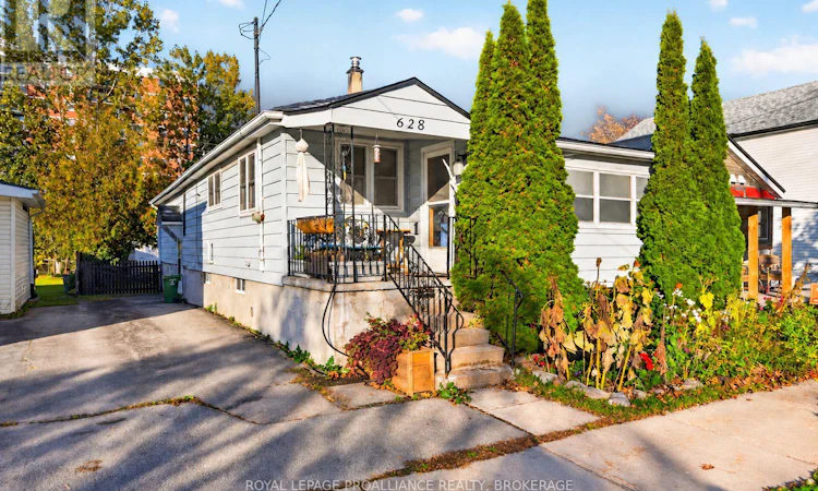 628 Macdonnell Street