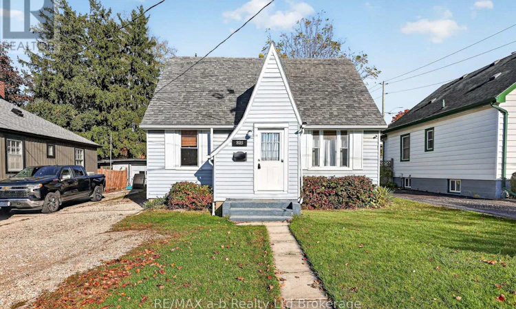 825 James Street