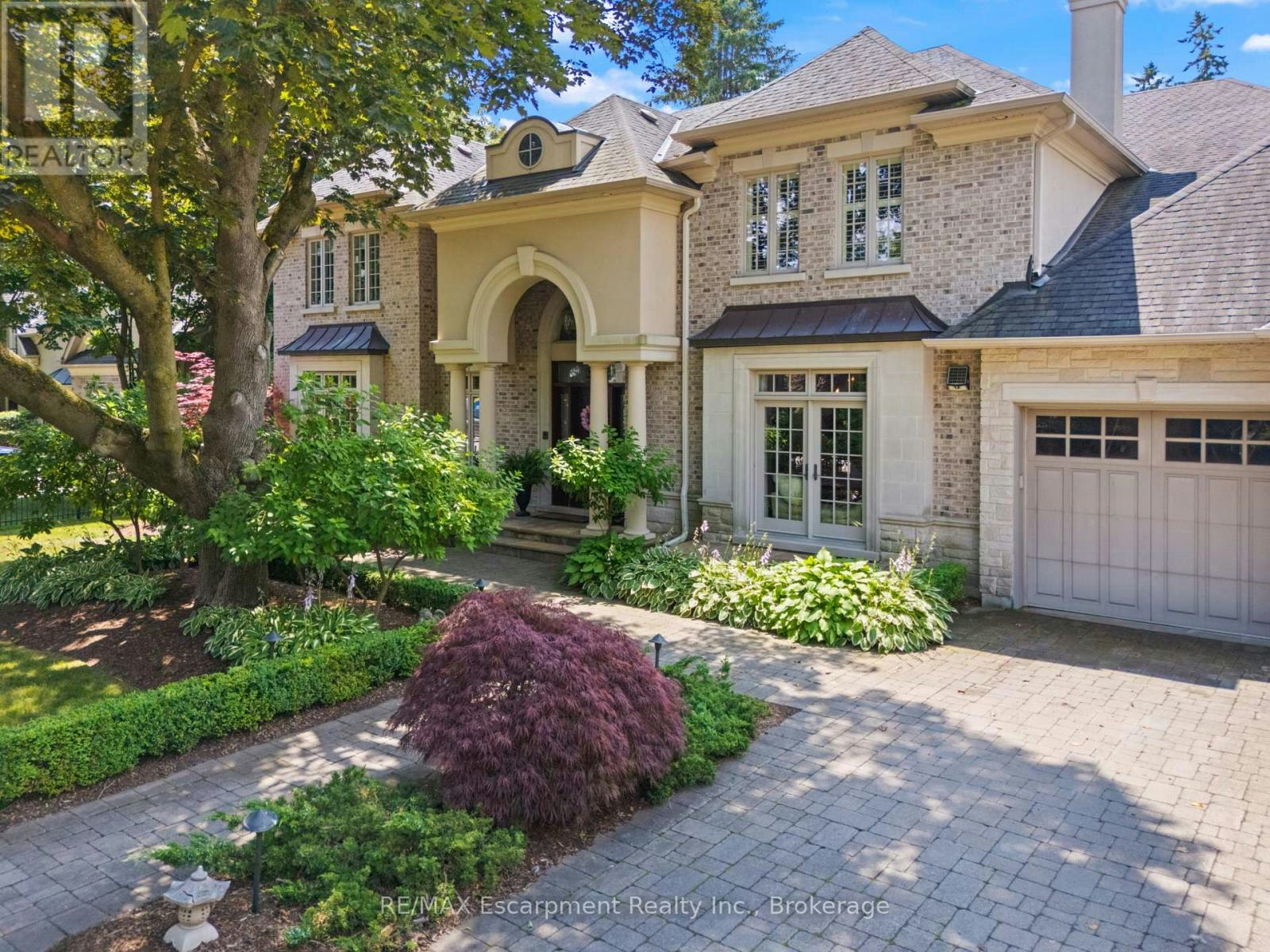 254 Donessle Drive, Oakville, ON, L6J 3Y6
