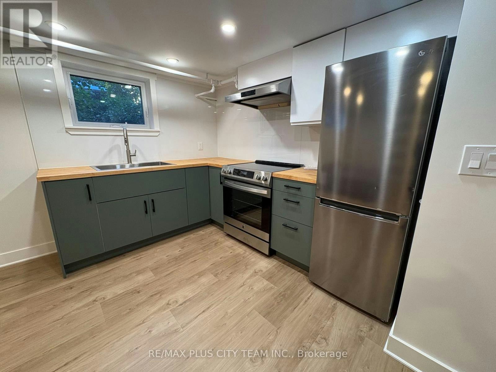 10-3835 Bathurst Street, Toronto, ON, M3H 3N1 - 3