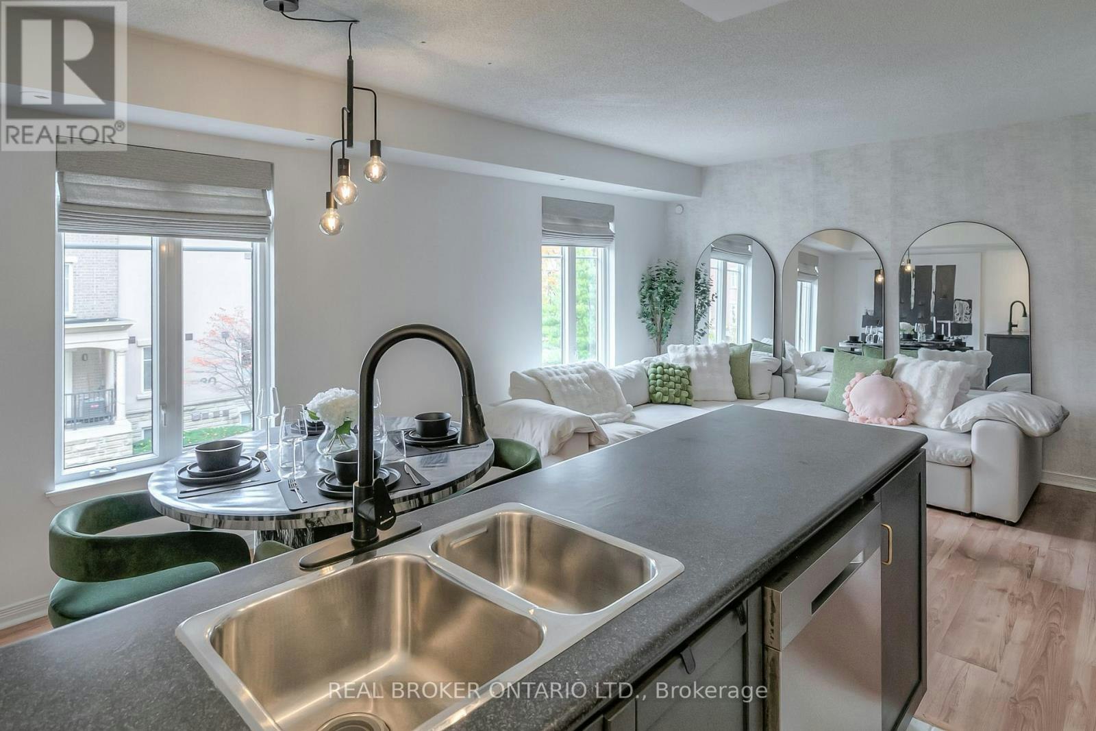 524-46 Liberty Street EAST, Toronto, ON, M6K 3P2 - 9