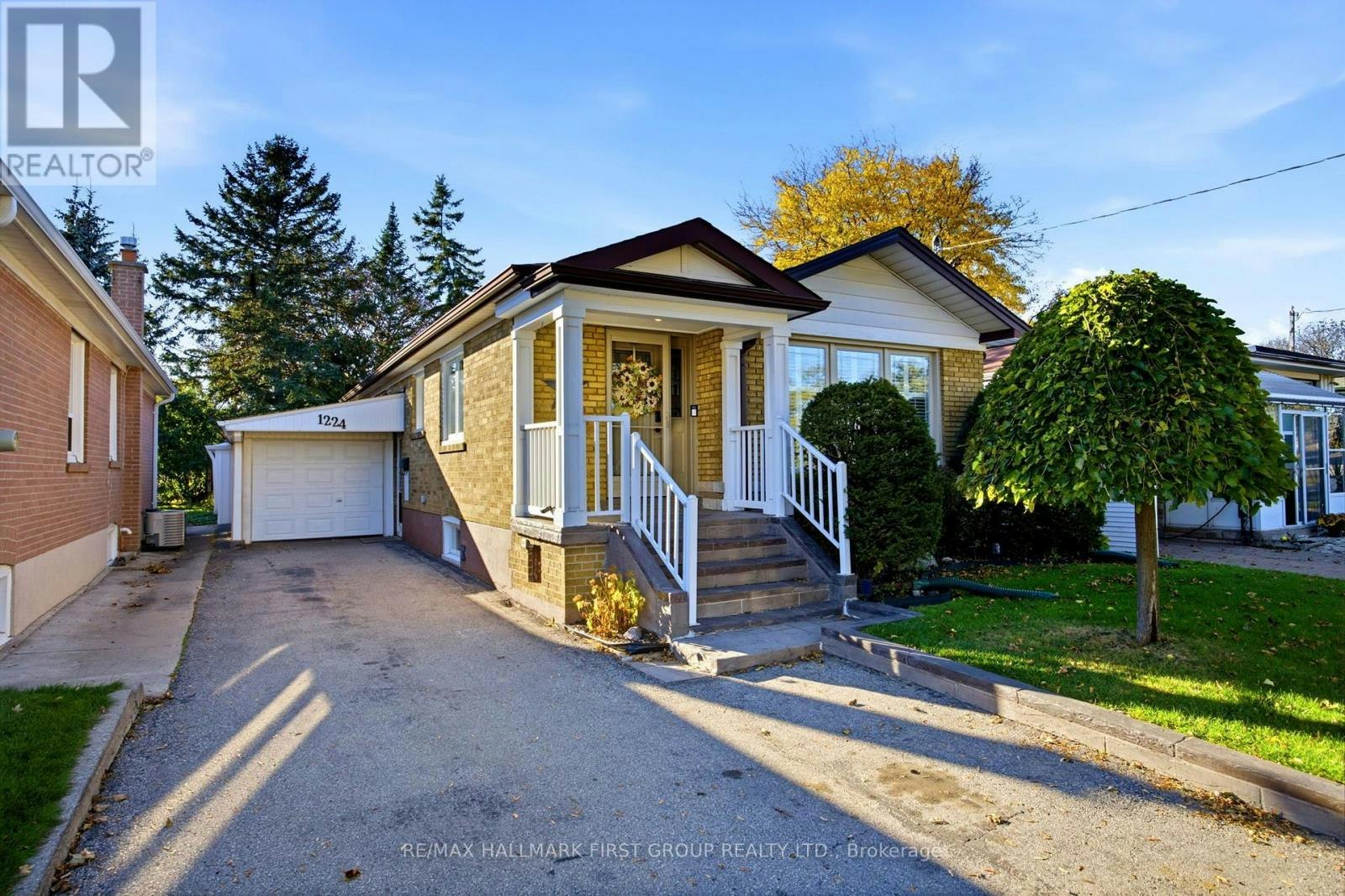 1224 Pharmacy Avenue, Toronto, ON, M1R 2H9