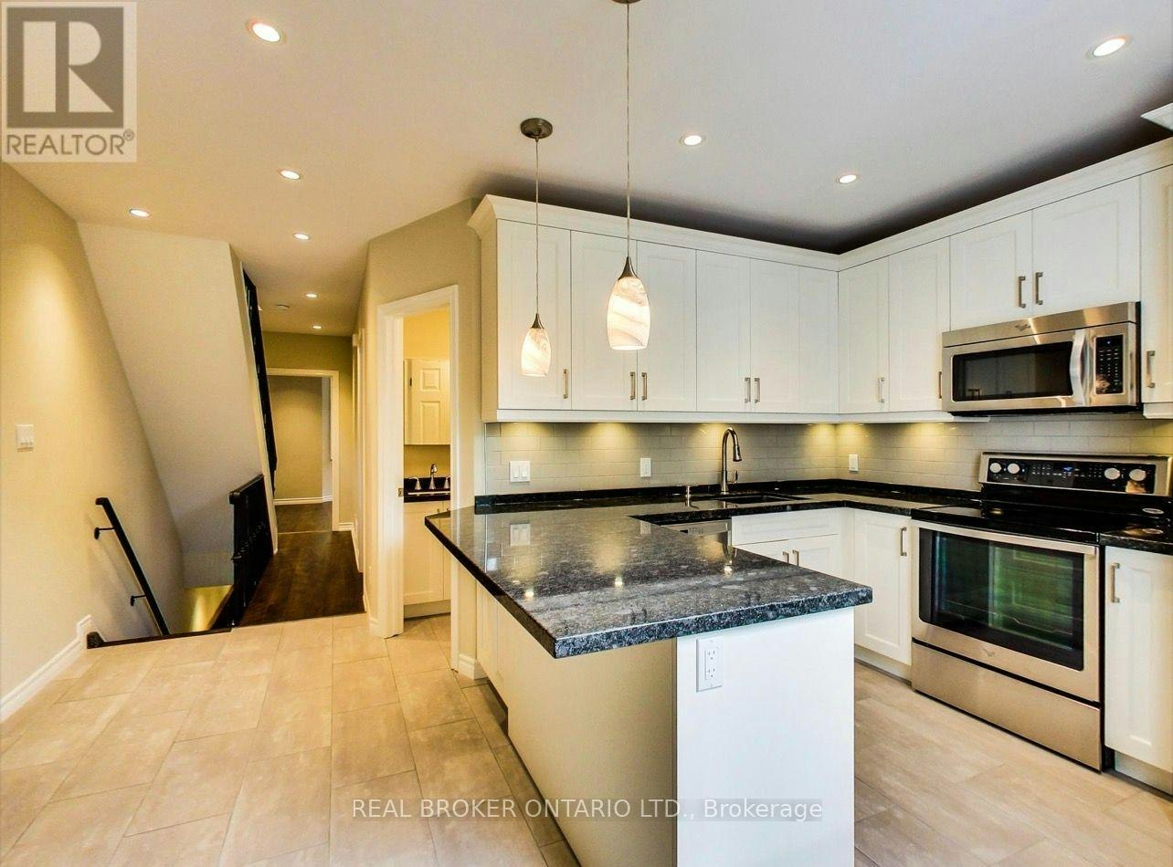 UPPER-68 Redwood Avenue, Toronto, ON, M4L 2S6 - 5