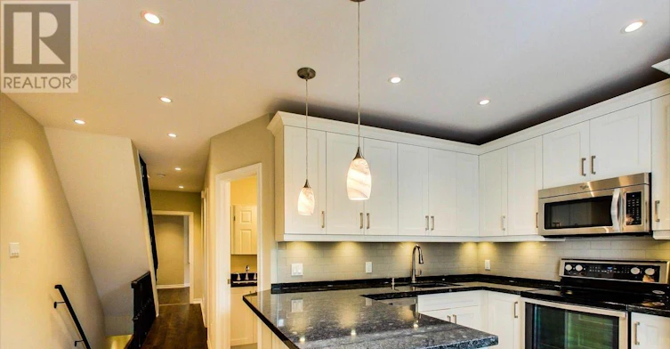 UPPER-68 Redwood Avenue, Toronto, ON, M4L 2S6 - 5