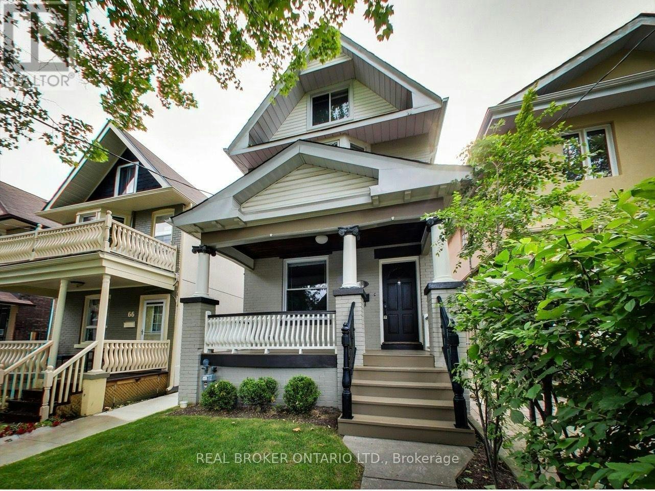 UPPER-68 Redwood Avenue, Toronto, ON, M4L 2S6