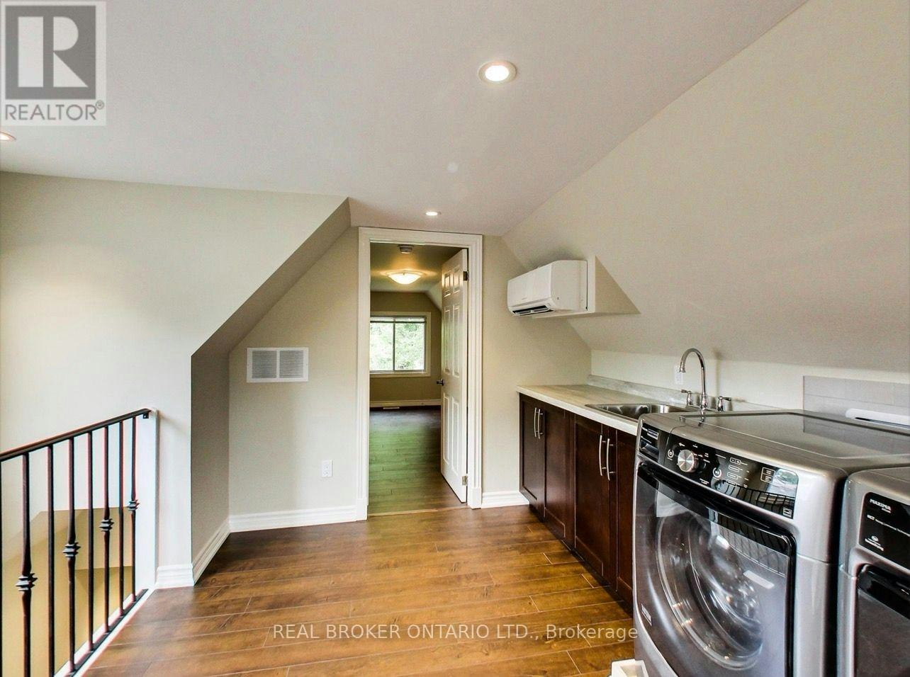 UPPER-68 Redwood Avenue, Toronto, ON, M4L 2S6 - 23