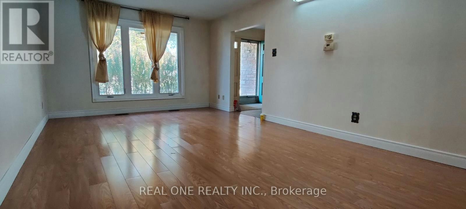 UPPER-93 Southdale Drive, Markham, ON, L3P 1K1 - 2