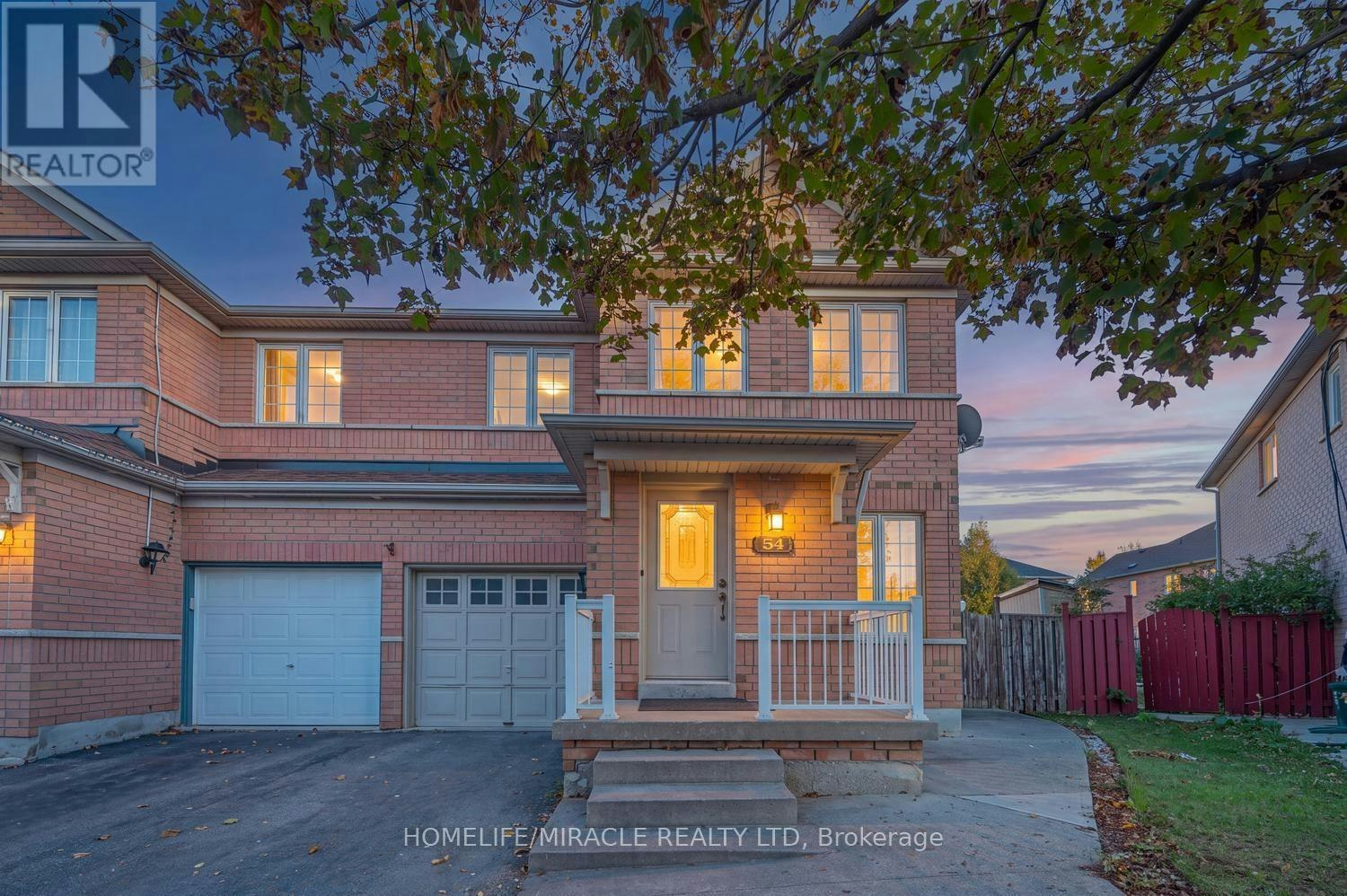 54 Starhill Crescent, Brampton, ON, L6R 2W1